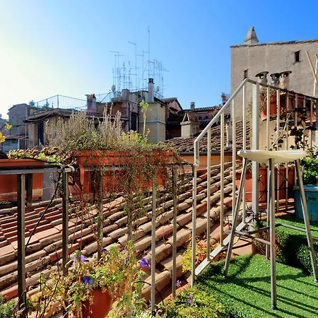 公寓 Pantheon Charming Penthouse *